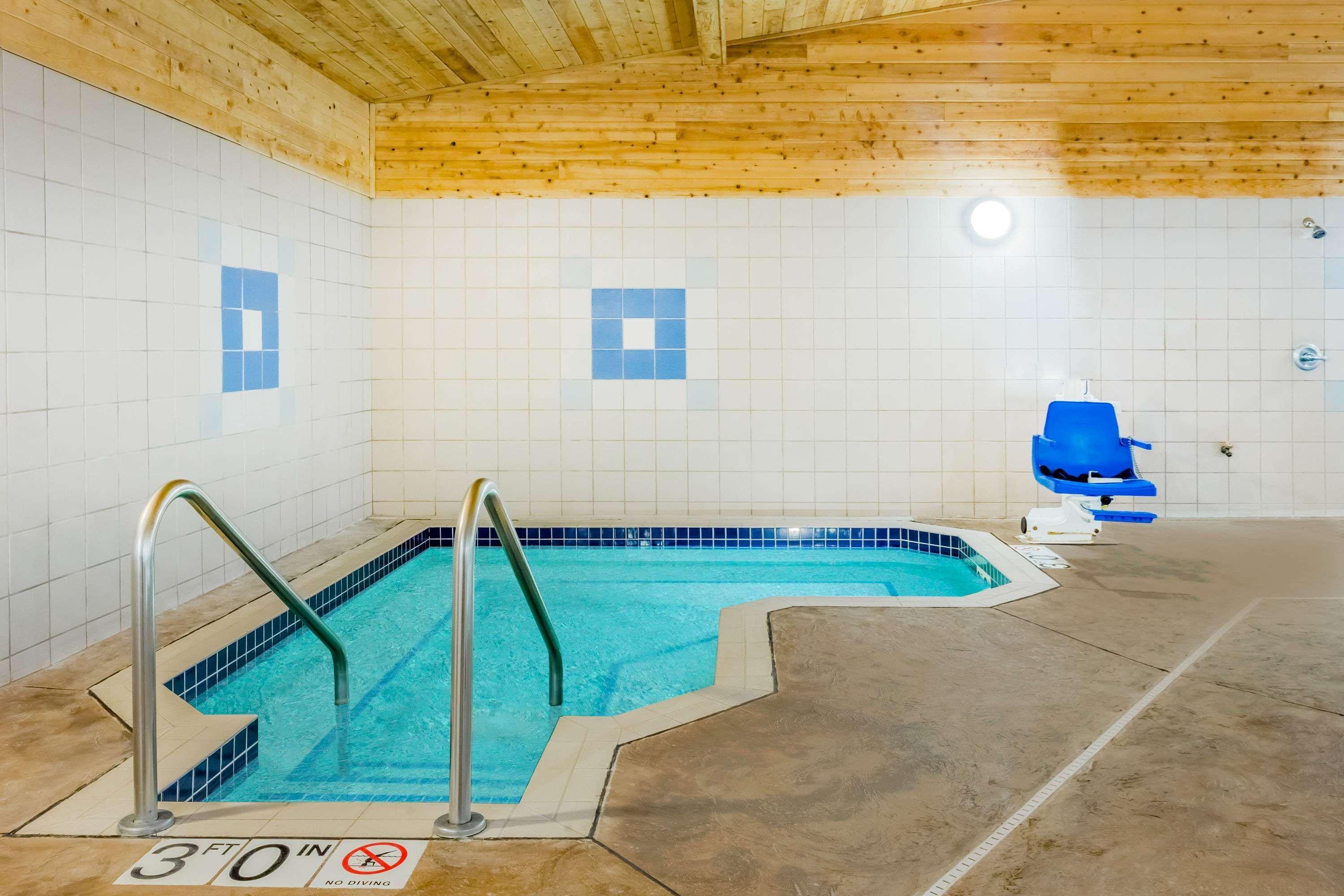 Super 8 By Wyndham Monroe Wi Hotel Ngoại thất bức ảnh